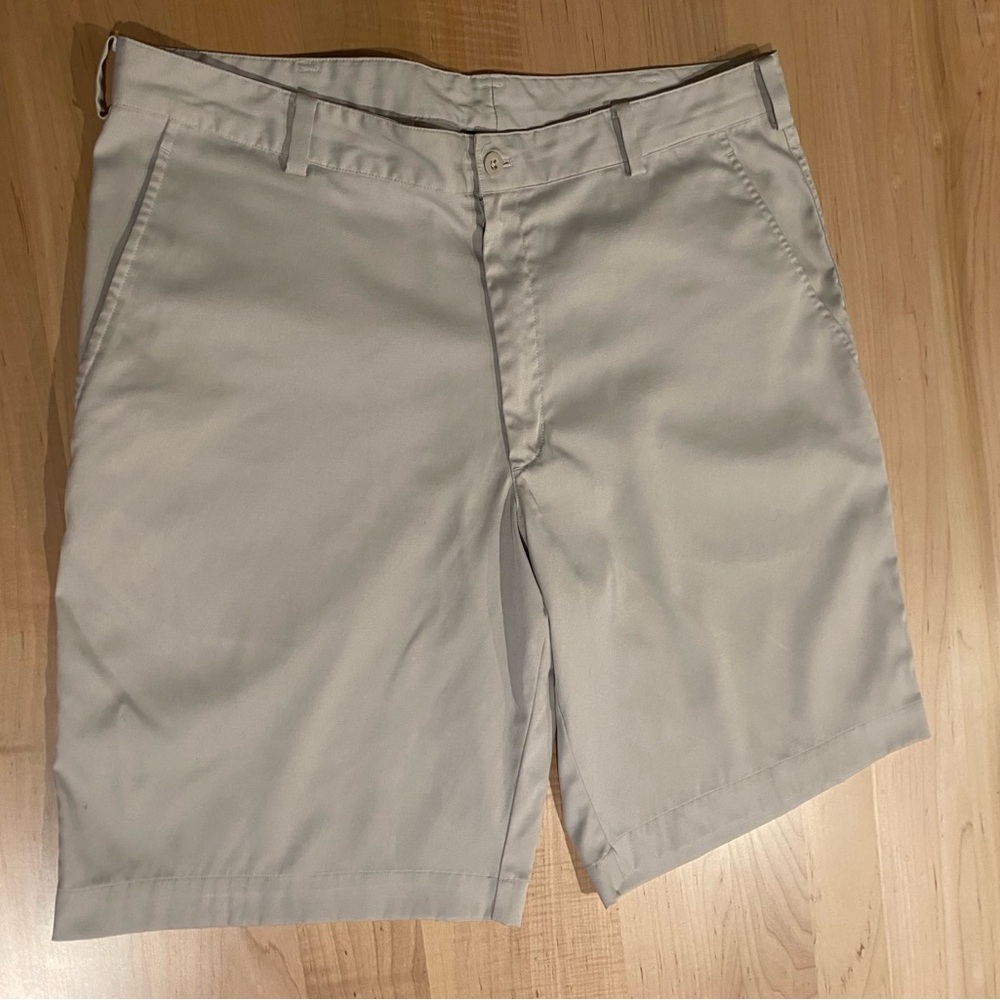 Men's NIKEGOLF Shorts size 36